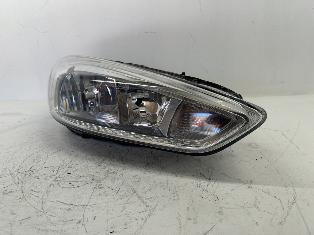 Headlight Damaged Right Passenger RH 2015-18 Ford Focus FO2503340C/FO2502338 OEM