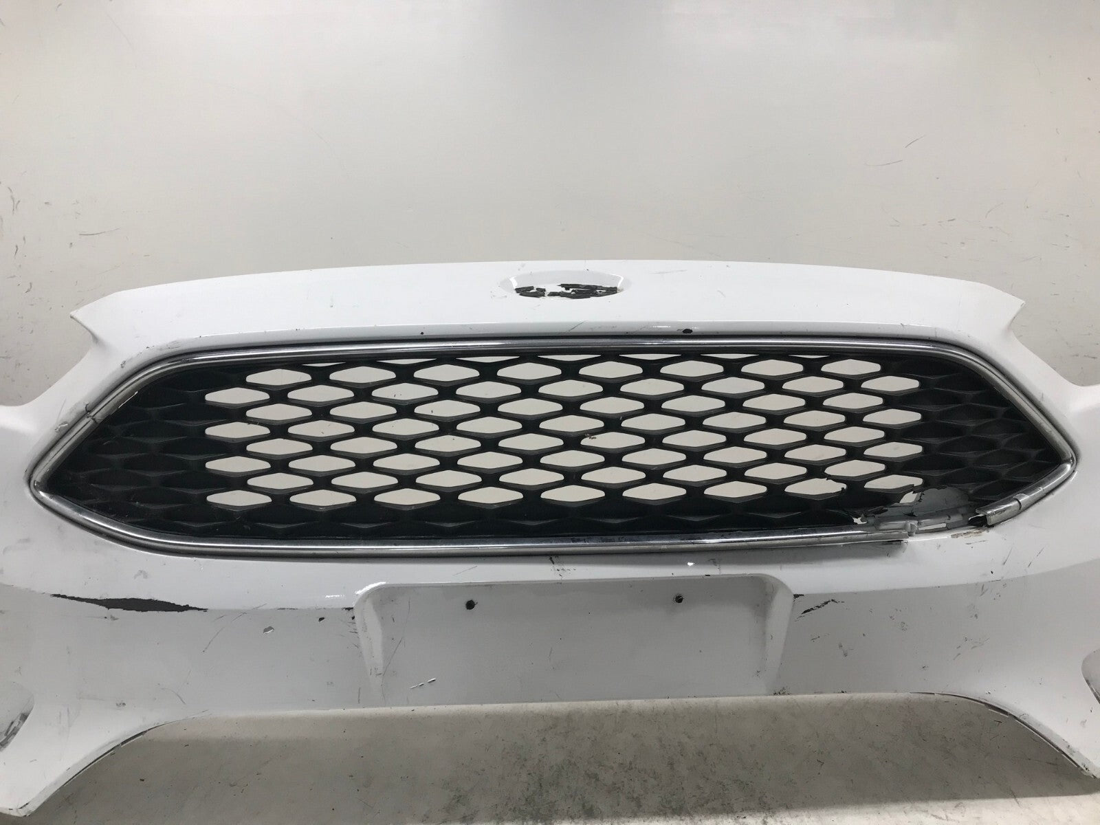 Front Bumper Cover White Ford Focus S SE 2015-2018 F1EB-17757-CF OEM