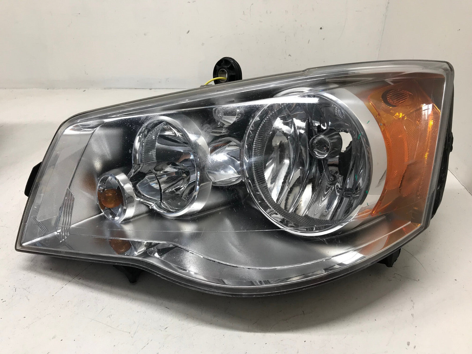 Halogen Headlight Damaged Driver LH Chrysler Town & C 2008-2016 05113337AG OEM