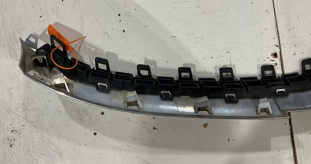Grill Grille Black/Silver Trim 2014 2015 2016 Chevrolet Malibu 22995184 OEM