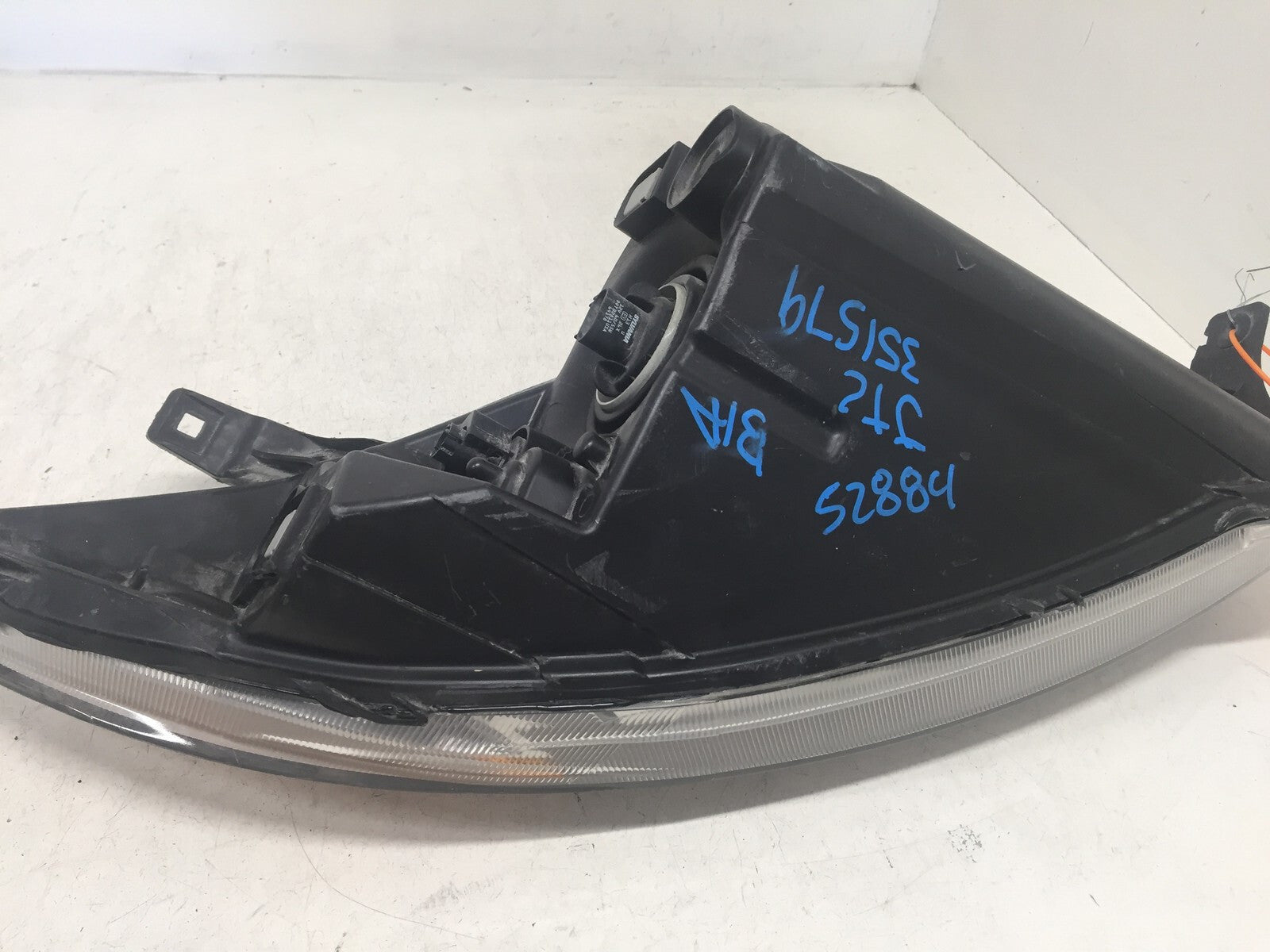Halogen Headlight Damaged Driver LH Mitsubishi Eclipse 2006-2011 8301A511 OEM