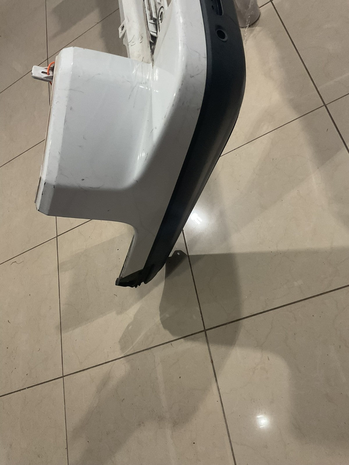 Rear Bumper Cover White Land Rover LR3 HSE SE 2005-2008 9H2217D822 OEM