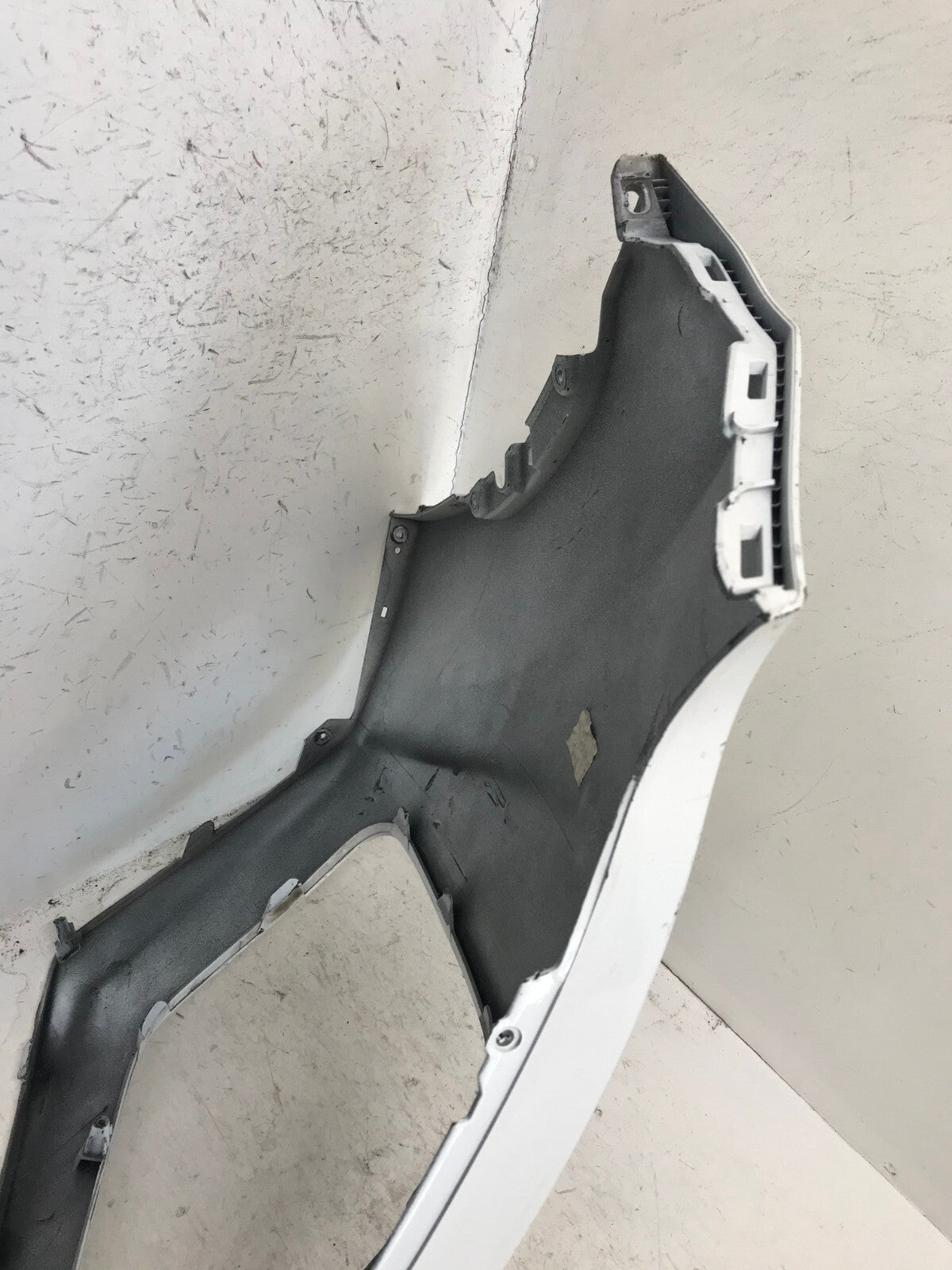 Front Bumper Cover White 2020 2021 Kia Soul EX/LX/X-Line 86511-K0000 OEM