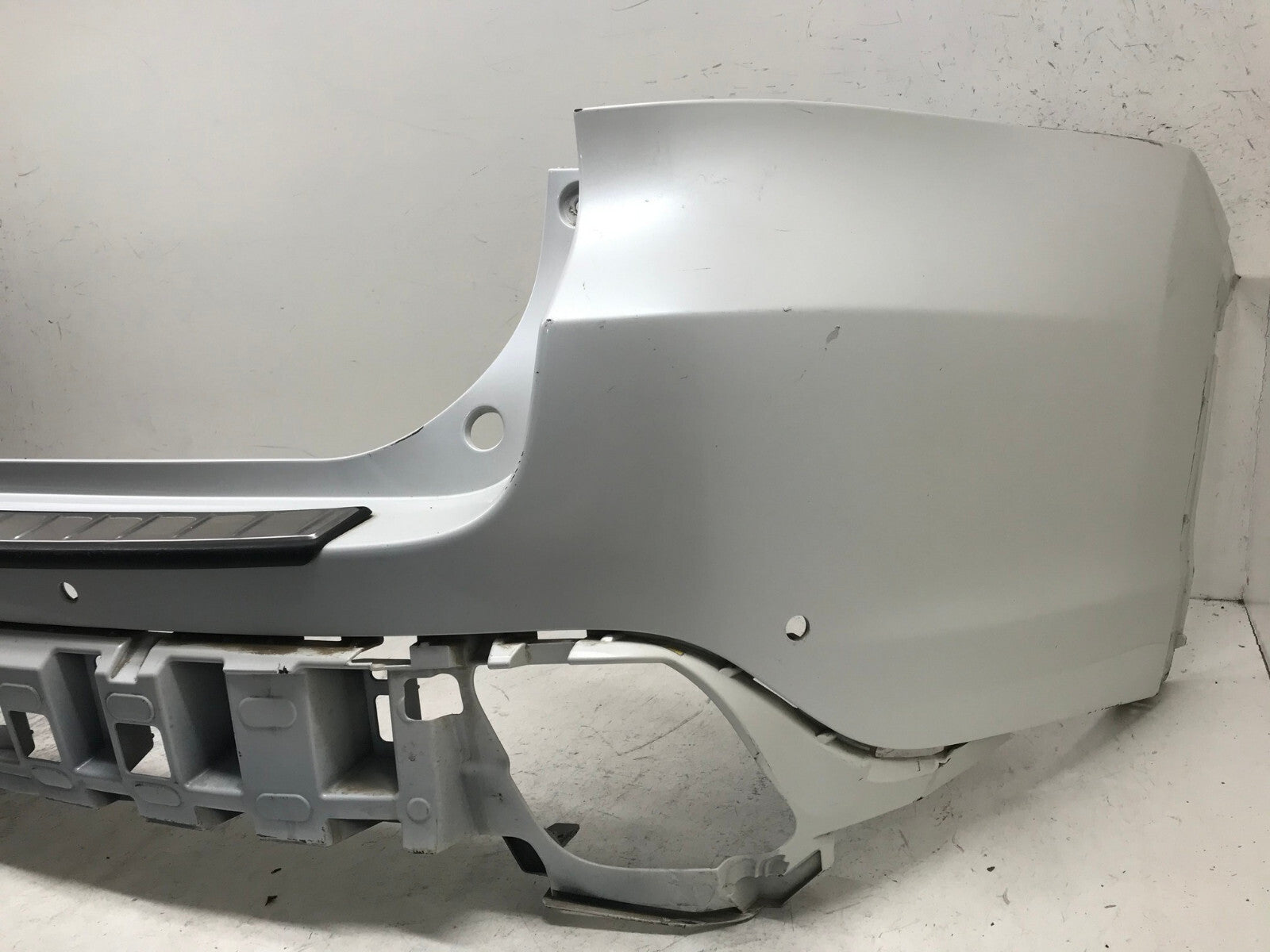 Rear Bumper Cover 070 Toyota Highlander LE Limited Hybrid 14-18 52159-0E060 OEM