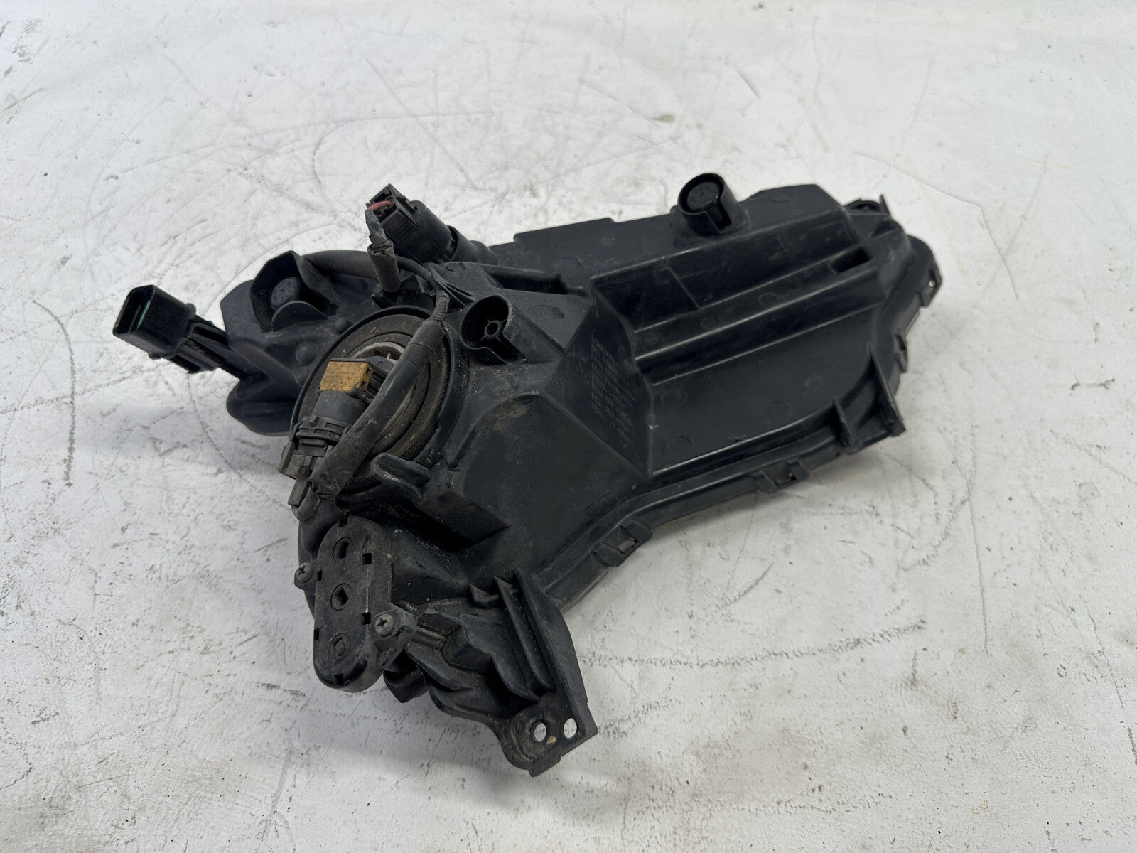 Fog Light Left Driver LH Damaged Hyundai Santa Fe Sport 17 2018 92201-4Z510 OEM