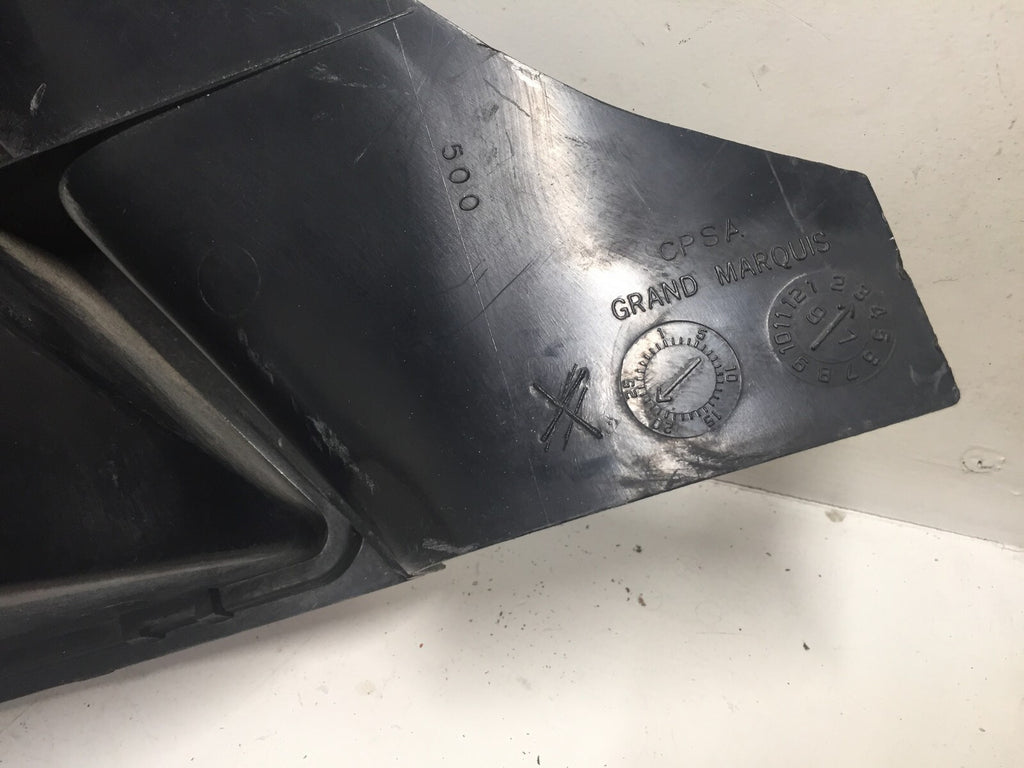 Tail light Damaged Lamp Right Passenger RH  Mercury Grand Marquis 1999-2002 OEM