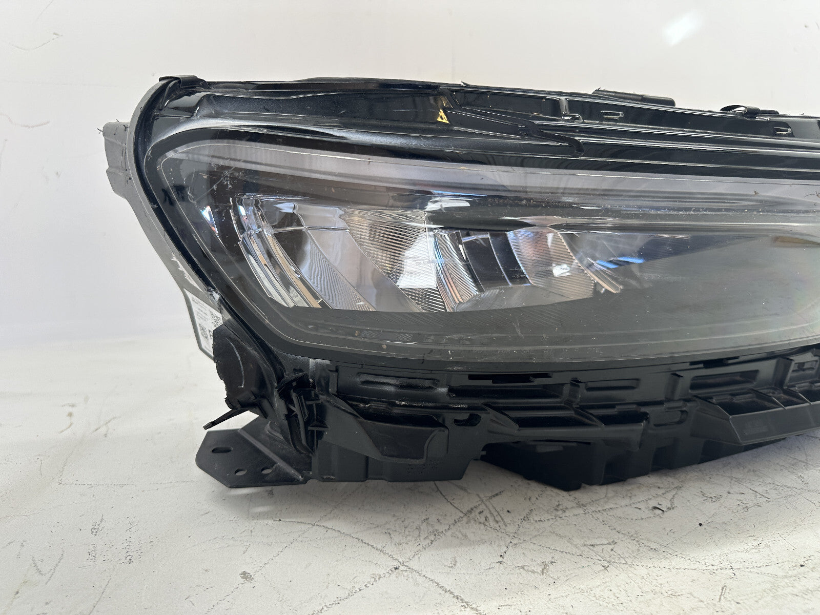 Headlight Damaged Right Passenger RH 21-2024 Jeep Grand Cherokee 68376992AE OEM