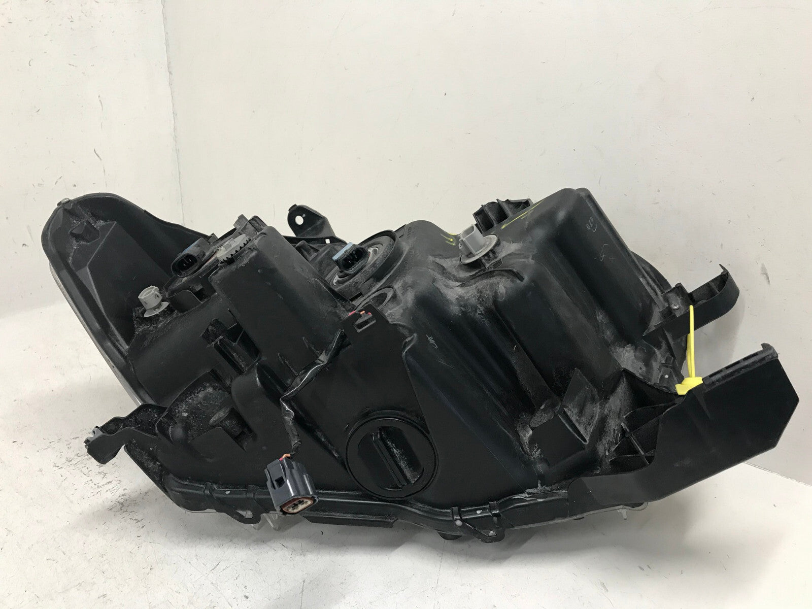 Headlight Damaged Left Driver LH Toyota Tacoma 2016-2021 8115004250 OEM
