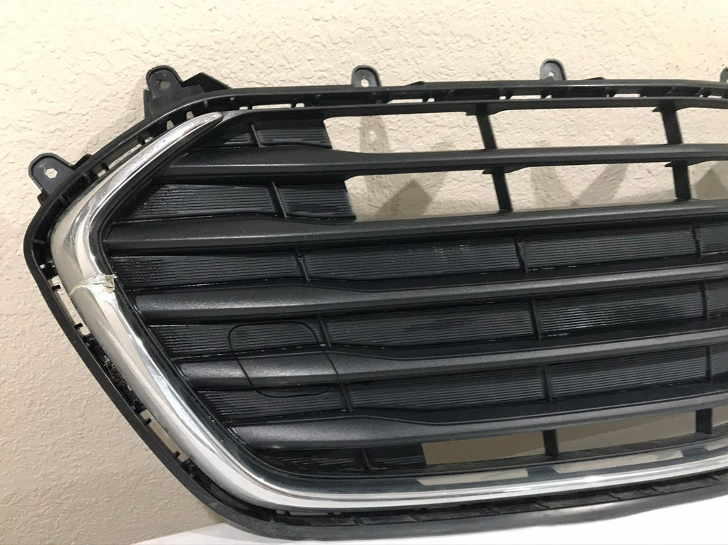 Grill Grille Black 2021-2022 Chevrolet Trax 42532972 OEM