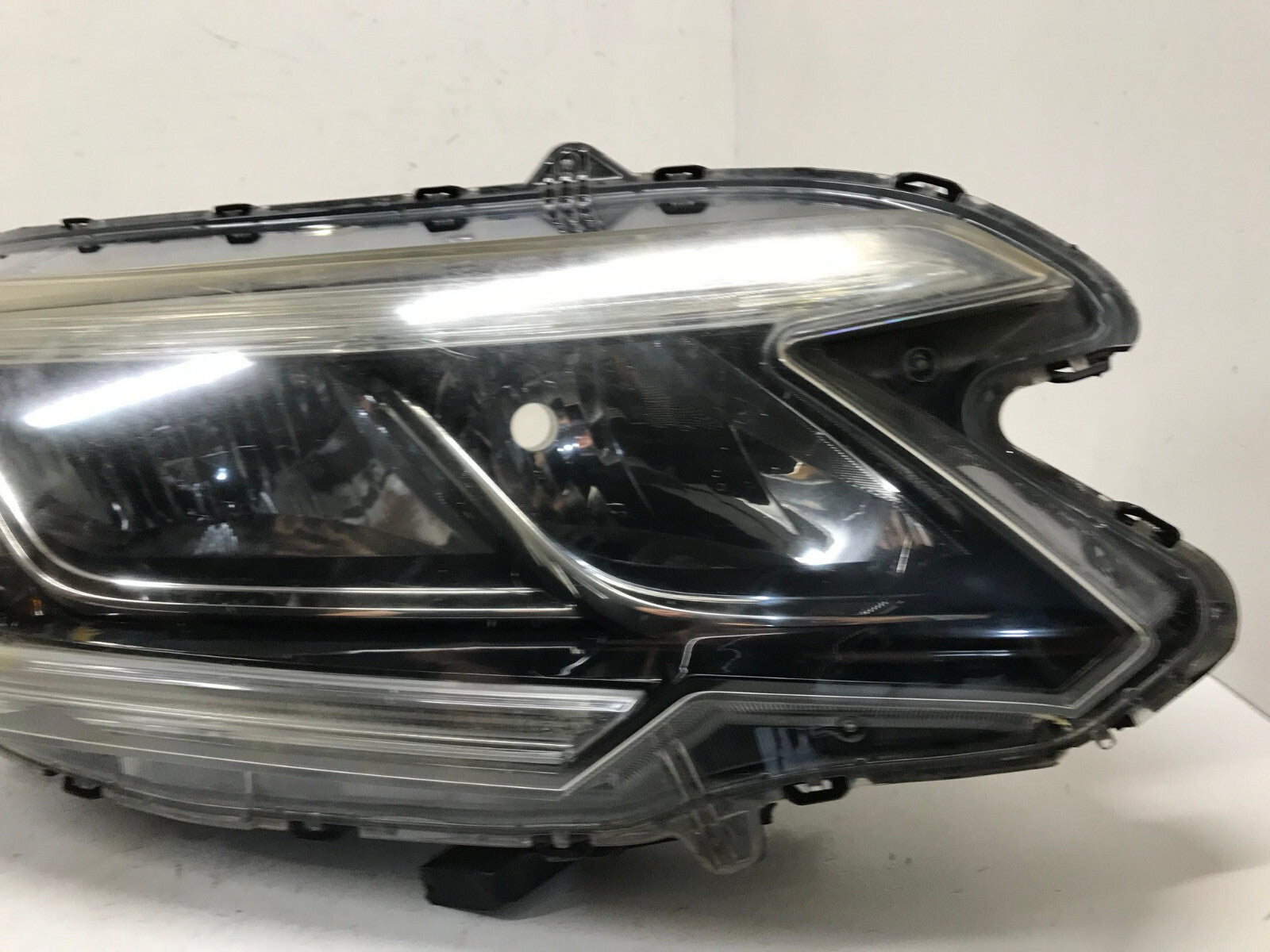 Headlight Damaged RH Passenger 2015 2016 Honda CRV CR-V 33100-T1W-A11 OEM