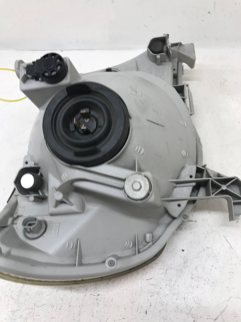 Headlight Damaged Left LH Driver 2005-2011 Toyota Tacoma 81150-04163 OEM