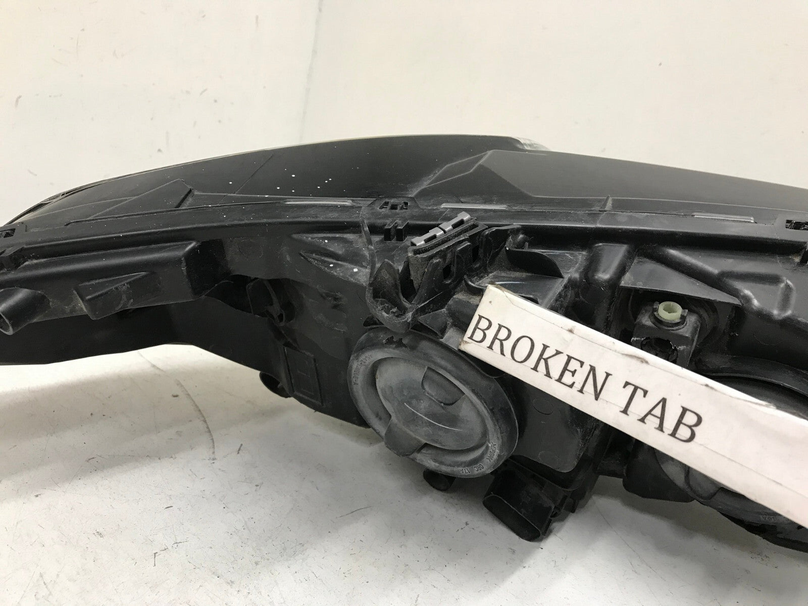 Headlight Damaged Left LH Driver Ford Fusion 13 14 15 16 DS73-13W30-CD OEM