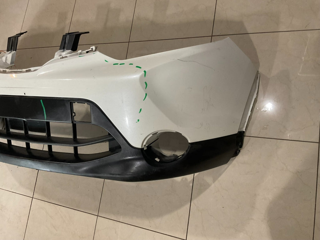 Front Bumper Cover White Nissan Rogue Sport 2017-2019 62022+6ma0h OEM