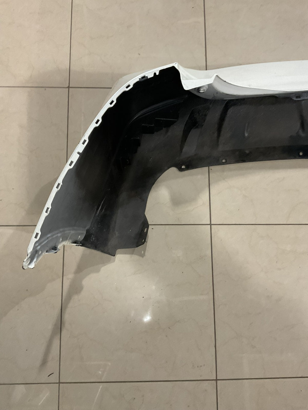 Rear Bumper Cover White 2017-2018 Nissan Rogue S/SL/SV/SV Hybrid 85022+6fr0h OEM
