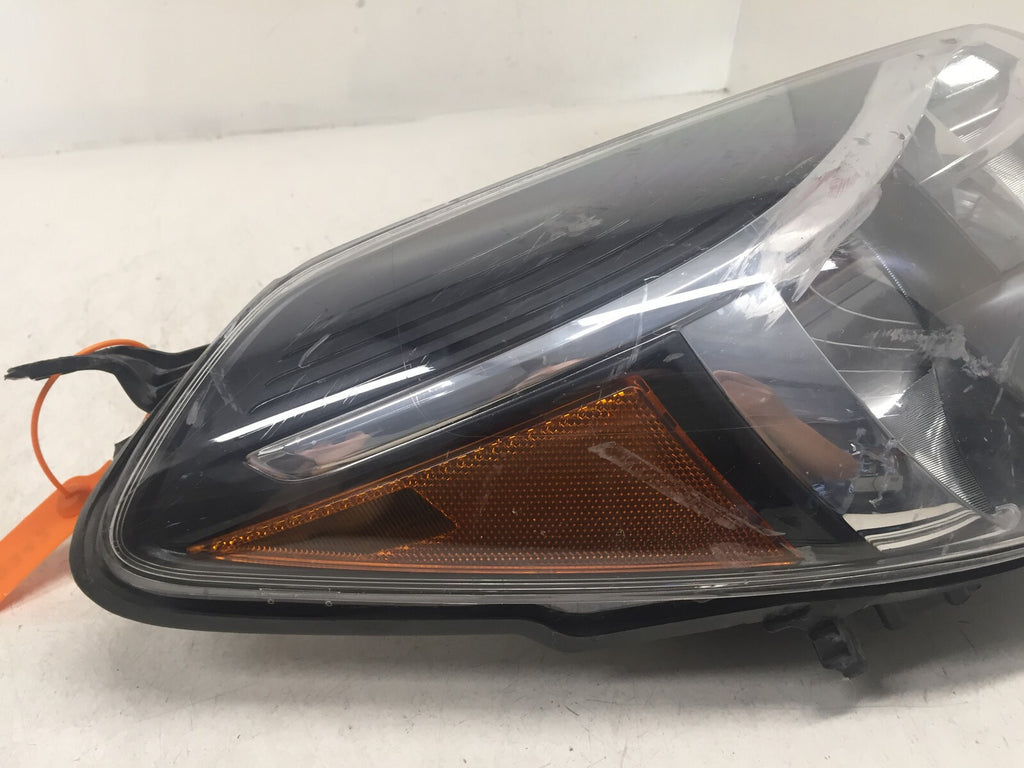 Headlight Damaged Passenger Right RH Toyota Yaris HB 2015-2017 81130-0DA70 OEM
