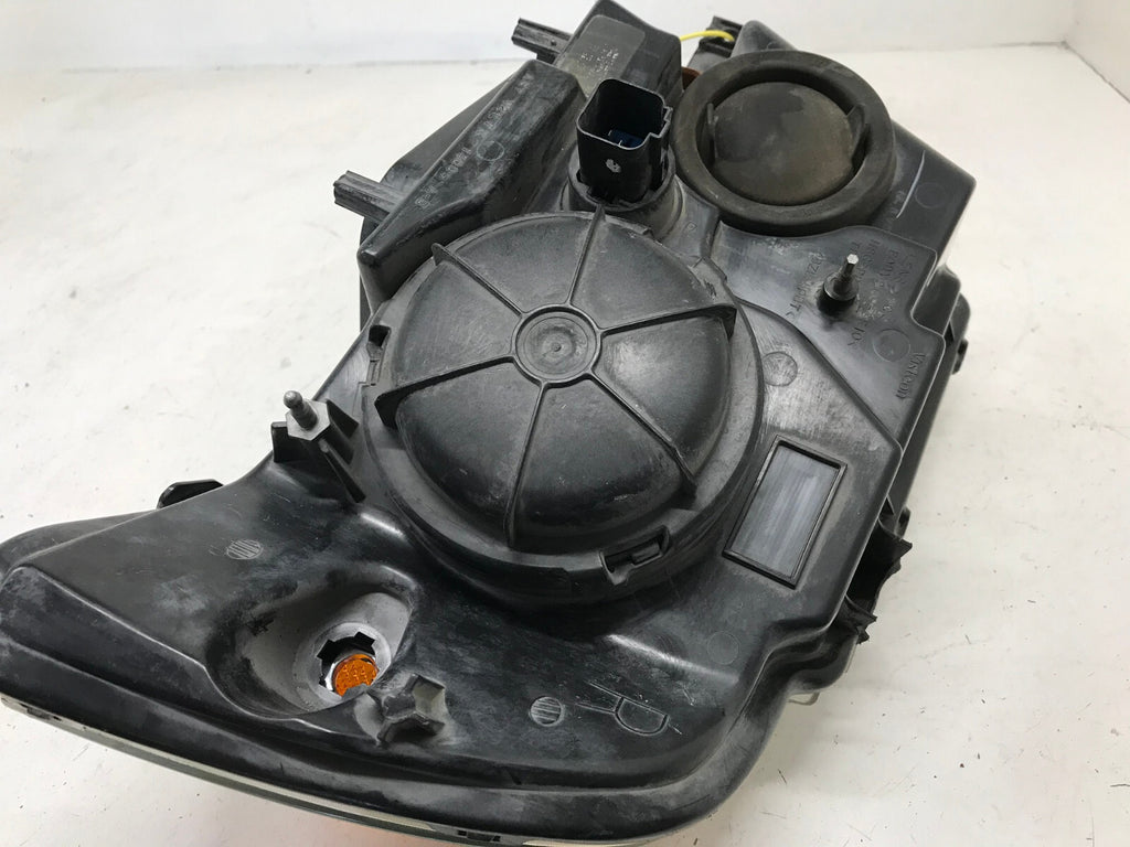Headlight Damaged Passenger Right RH lincoln Navigator 03-06 331-1189R-ASN OEM