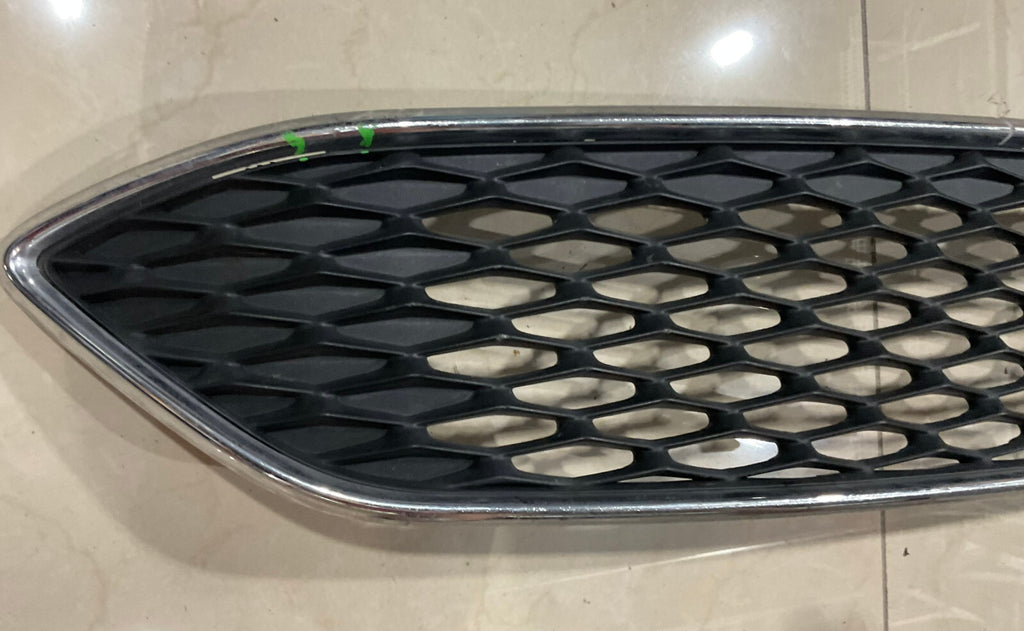 Grill Grille Black/Silver Trim 2015-2017 Ford Focus F1EB-8200-BAW OEM