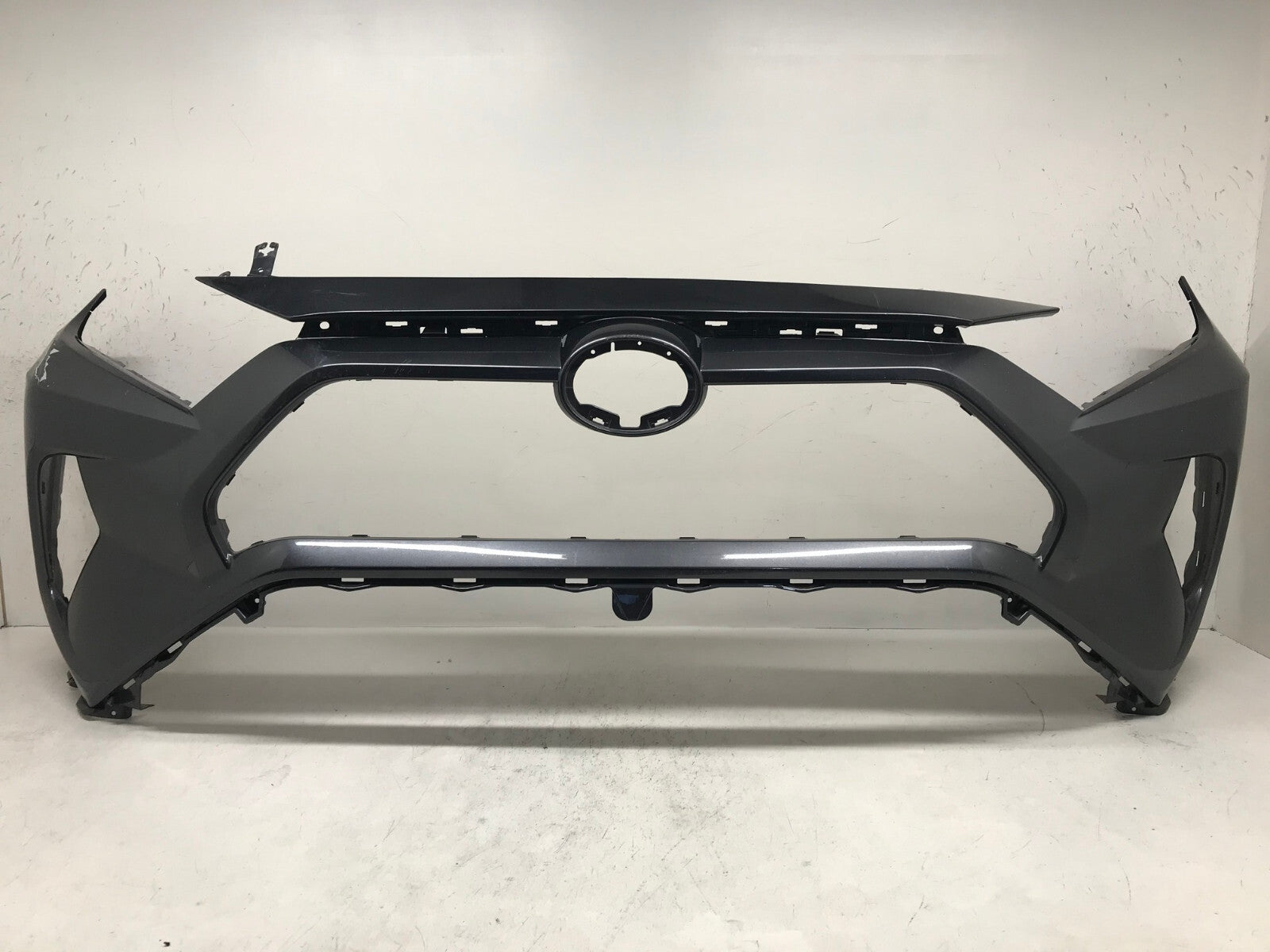 Front Bumper Cover Toyota RAV4 LE/XLE/XLE Premium/Hybrid LE Gray 2019-2020 OEM2