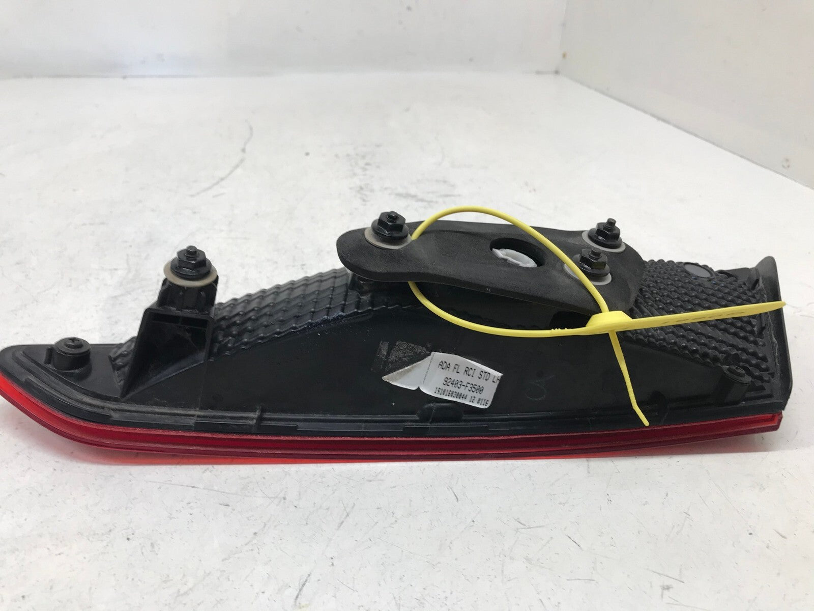 Tail light Damaged LH Driver 2019 - 2020 Hyundai Elantra 92403-F3500 OEM