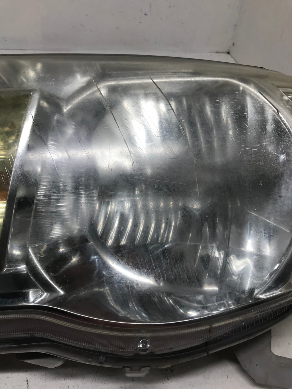 Headlight Damaged Left LH Driver 2005-2011 Toyota Tacoma 81150-04163 OEM