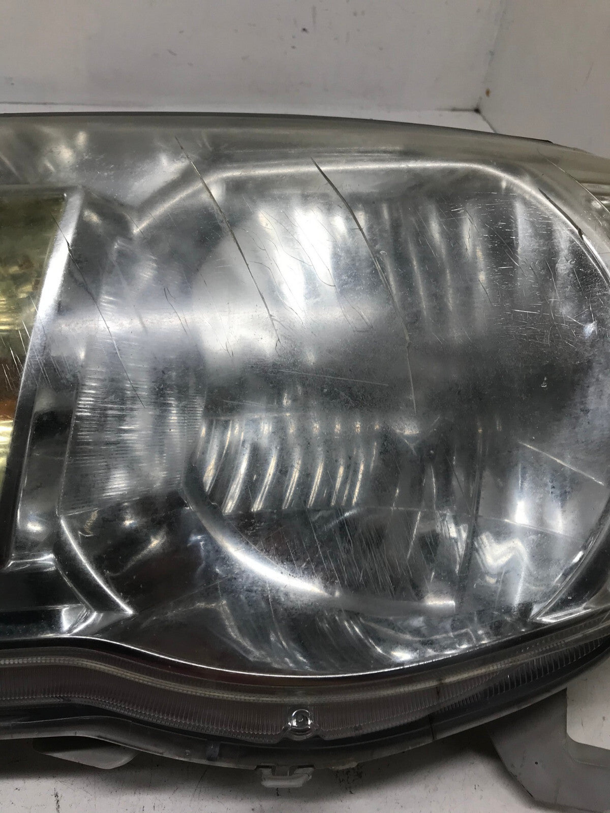 Headlight Damaged Left LH Driver 2005-2011 Toyota Tacoma 81150-04163 OEM