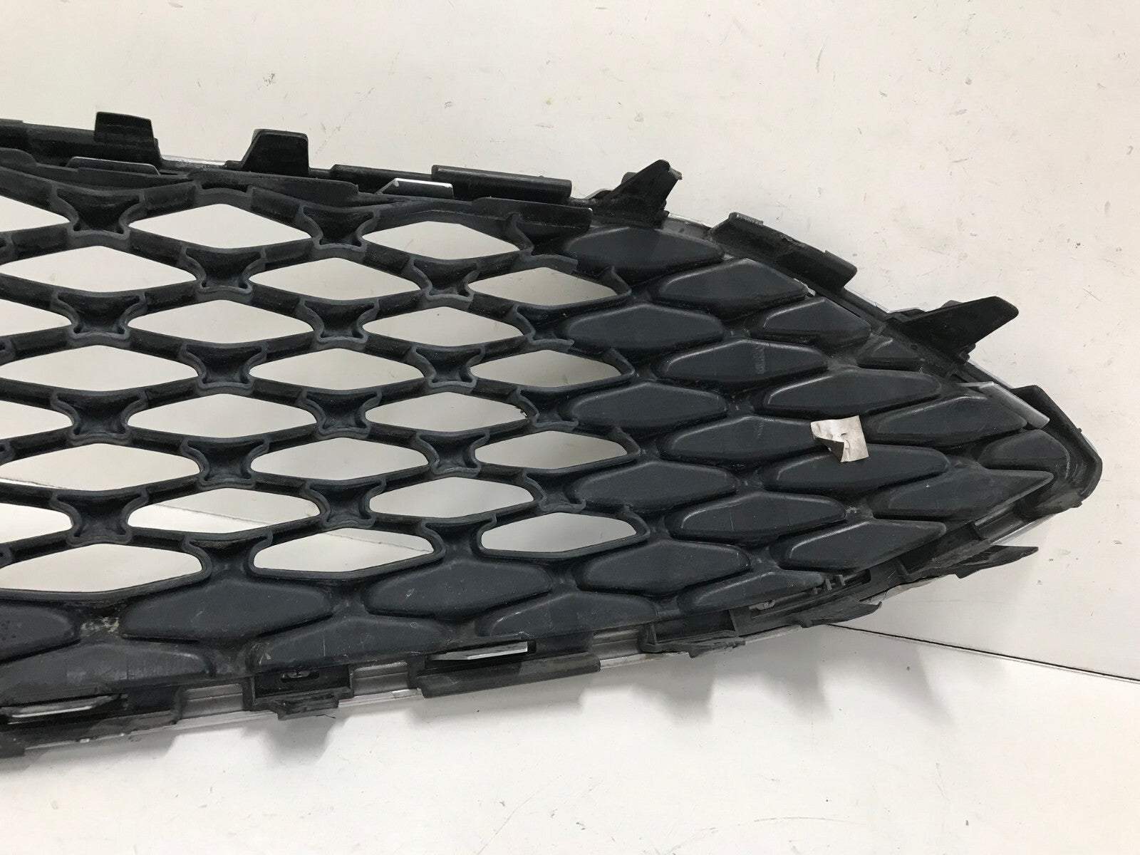 Grille Grill 2015 2016 2017 2018 Ford Focus F1EB-8200-BAW OEM