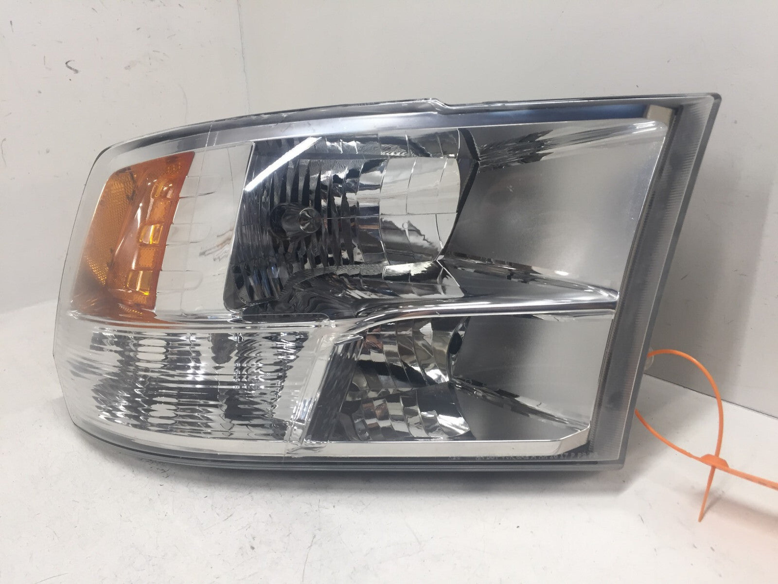Head light Damaged RH Right Dodge Ram 1500/2500/3500 2009-2018 55277409AD OEM