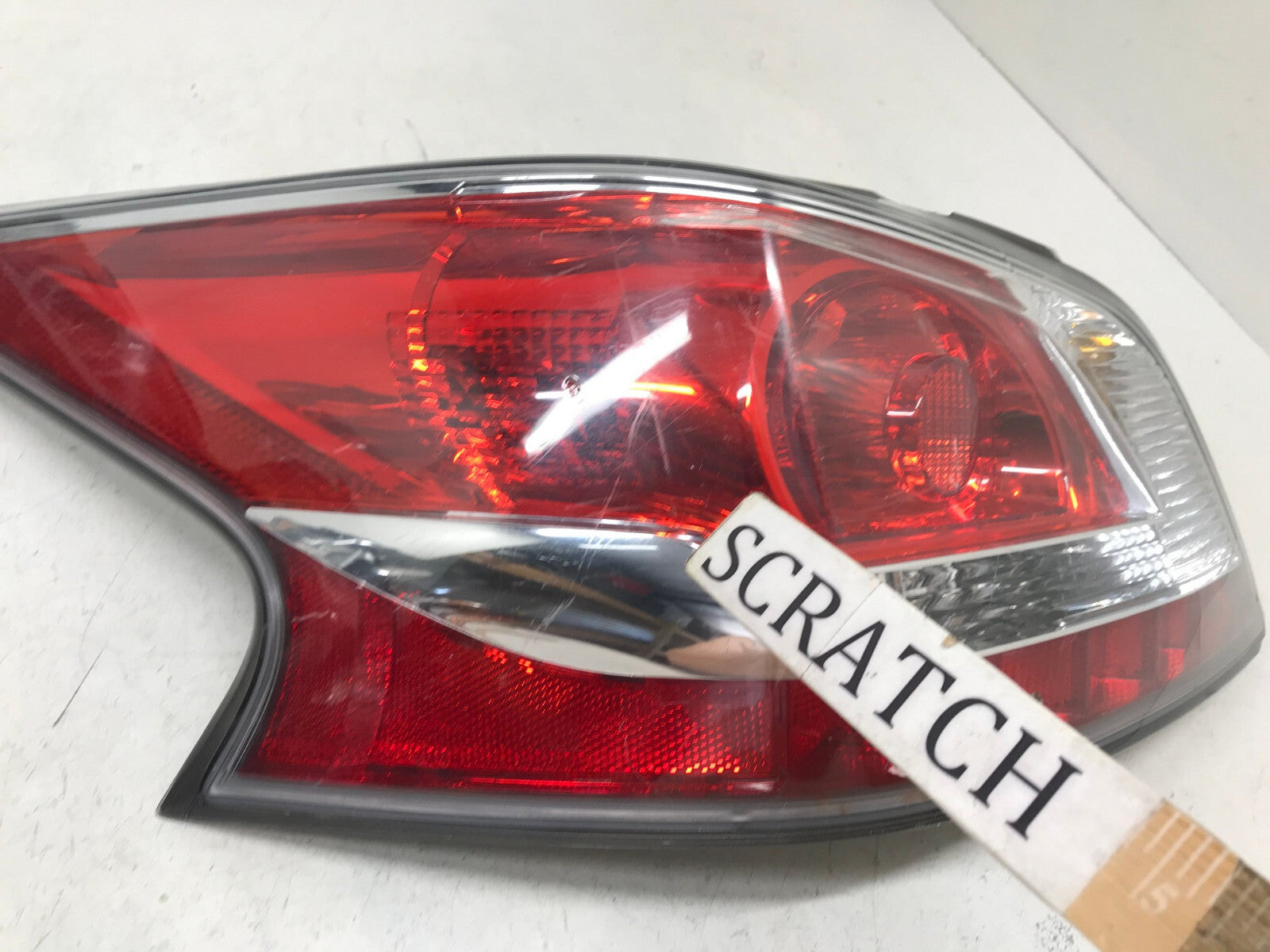 Tail light Damaged LH Driver 14-2015 Nissan Altima Standard Type 265559HM0A OEM
