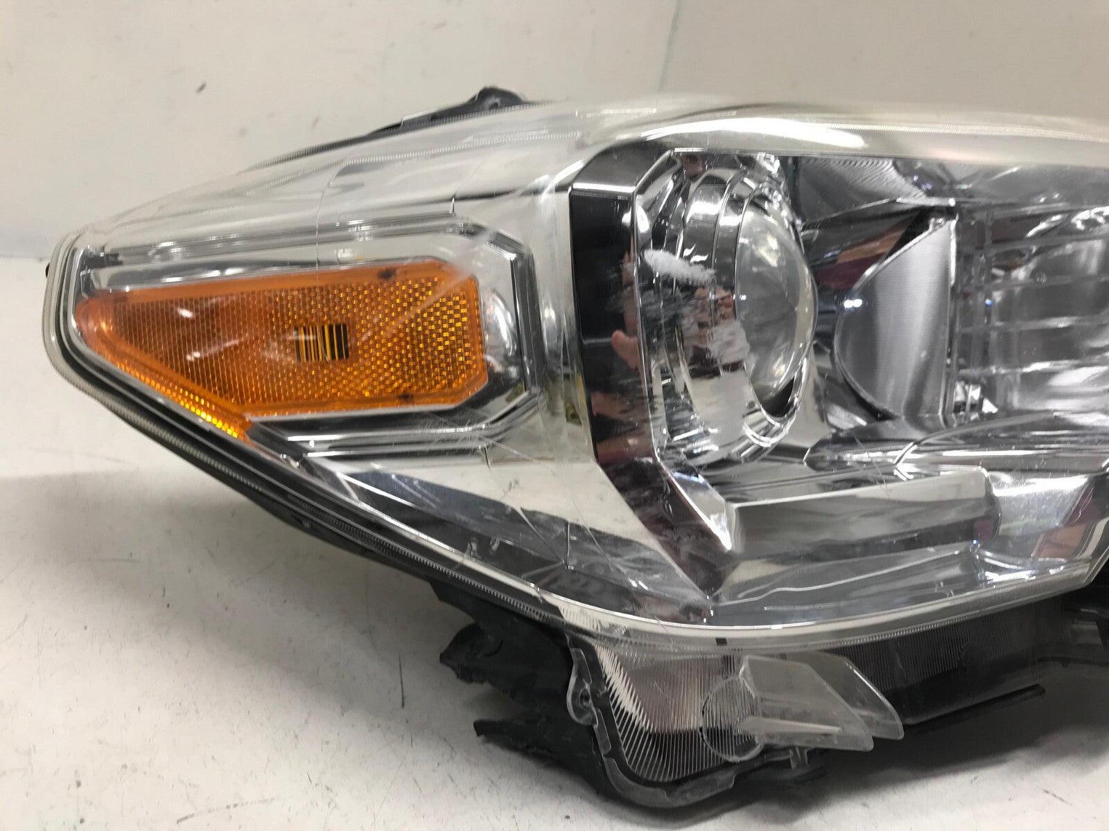 Headlight Damaged Right RH Passenger Toyota Tacoma 2016-2019 81110-04270 OEM