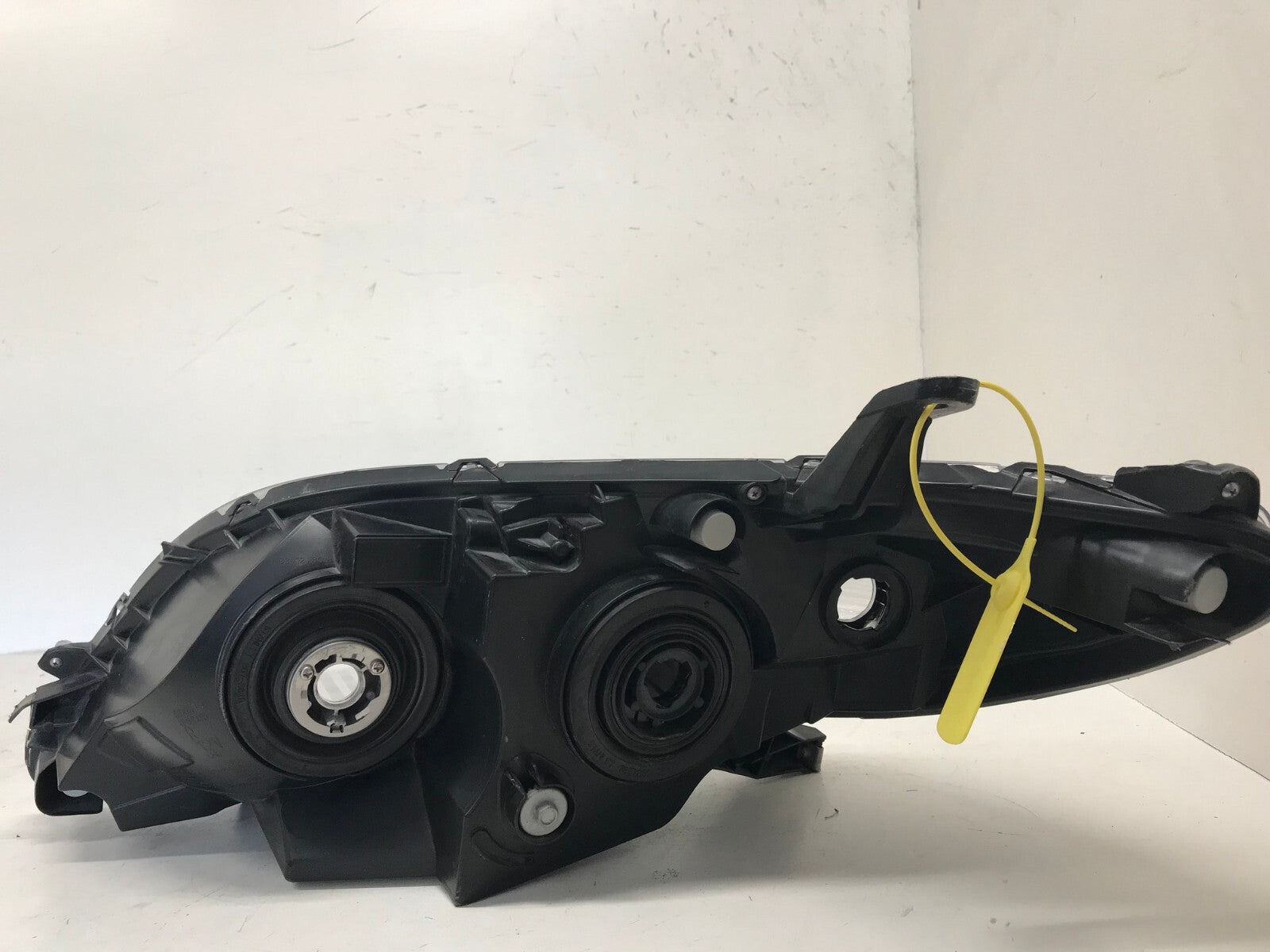 Headlight Damaged Passenger Right RH Toyota Sienna 2011-2013 8111008032 OEM