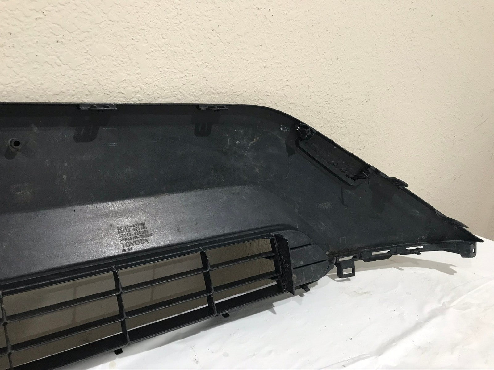 Grill Grille Black 2019-2022 Toyota Rav4 53113-42190 OEM