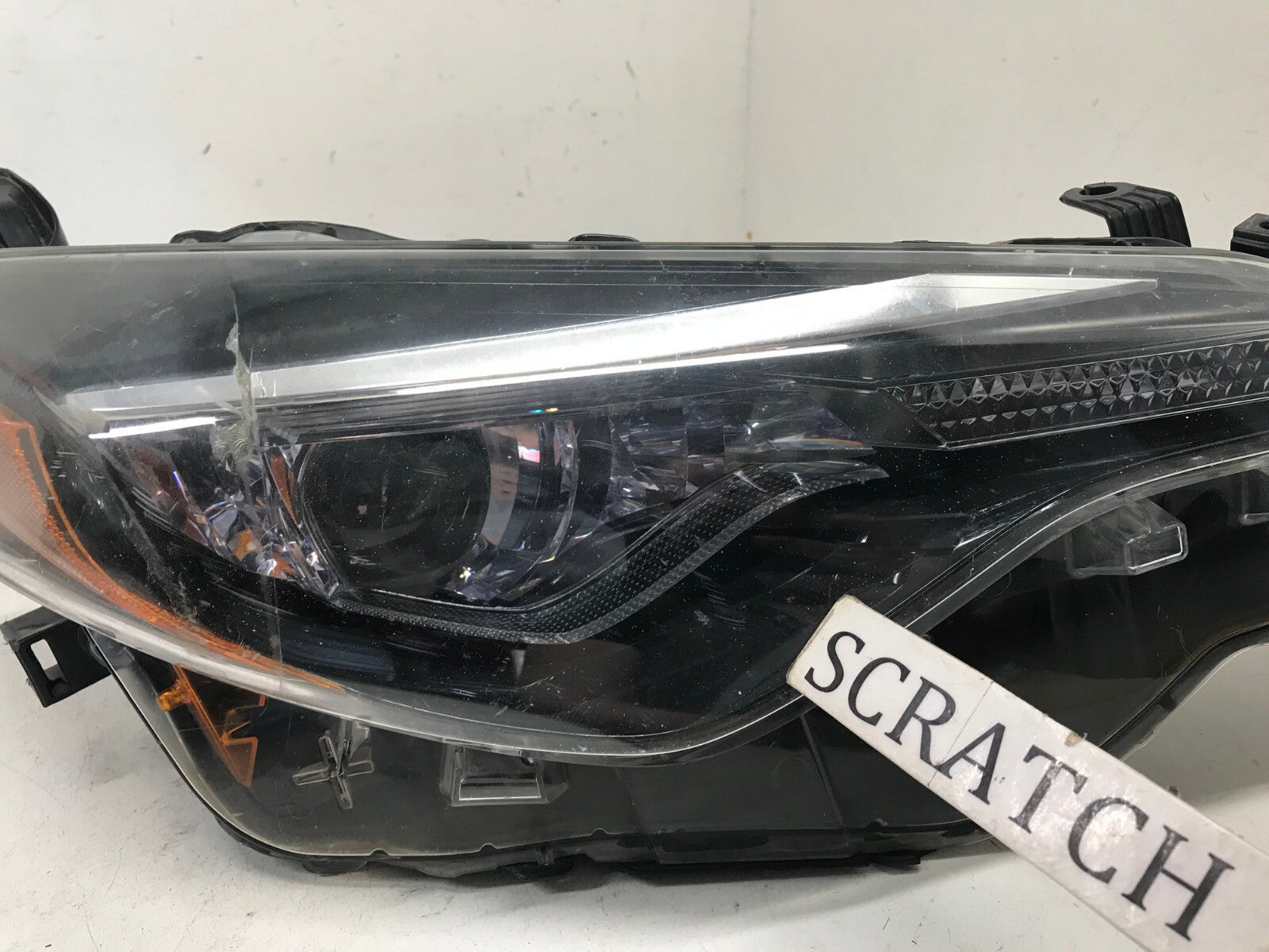 Headlight Damaged Right RH Toyota Corolla CE L LE LE ECO 17-19 81150-02M70 OEM