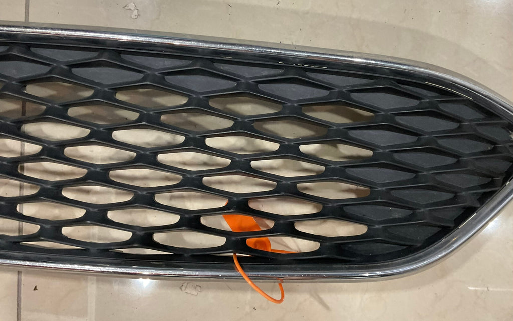 Grill Grille Black/Silver Trim 2015-2017 Ford Focus F1EB-8200-BAW OEM