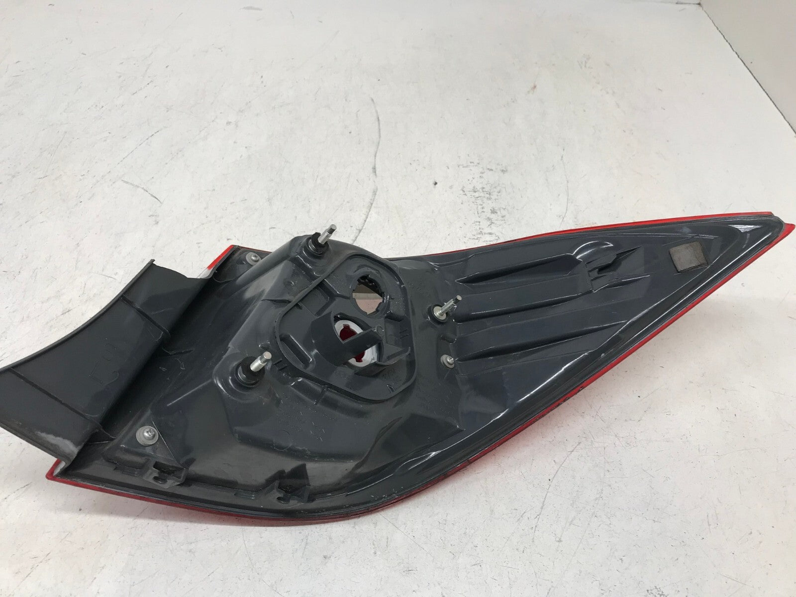 Tail light Damaged LH Driver 17 2018 2019 Toyota Corolla 81550-02B00 OEM