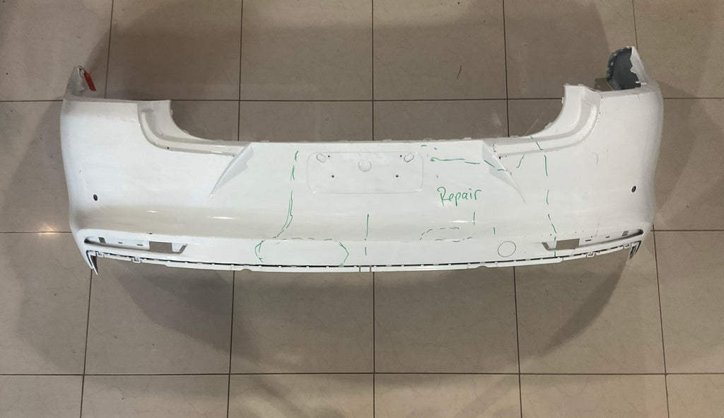 Rear Bumper LOCAL White 2019 Porsche Macan 971+807+421 OEM