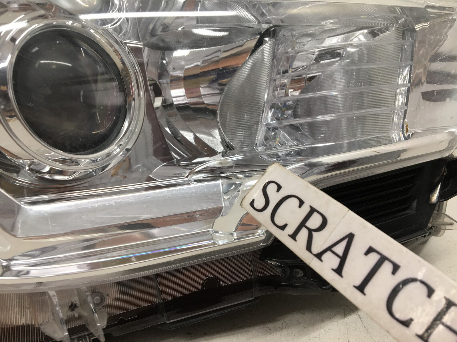Headlight Damaged Right Passenger RH Toyota Tacoma 2016-2018 8111004270 OEM