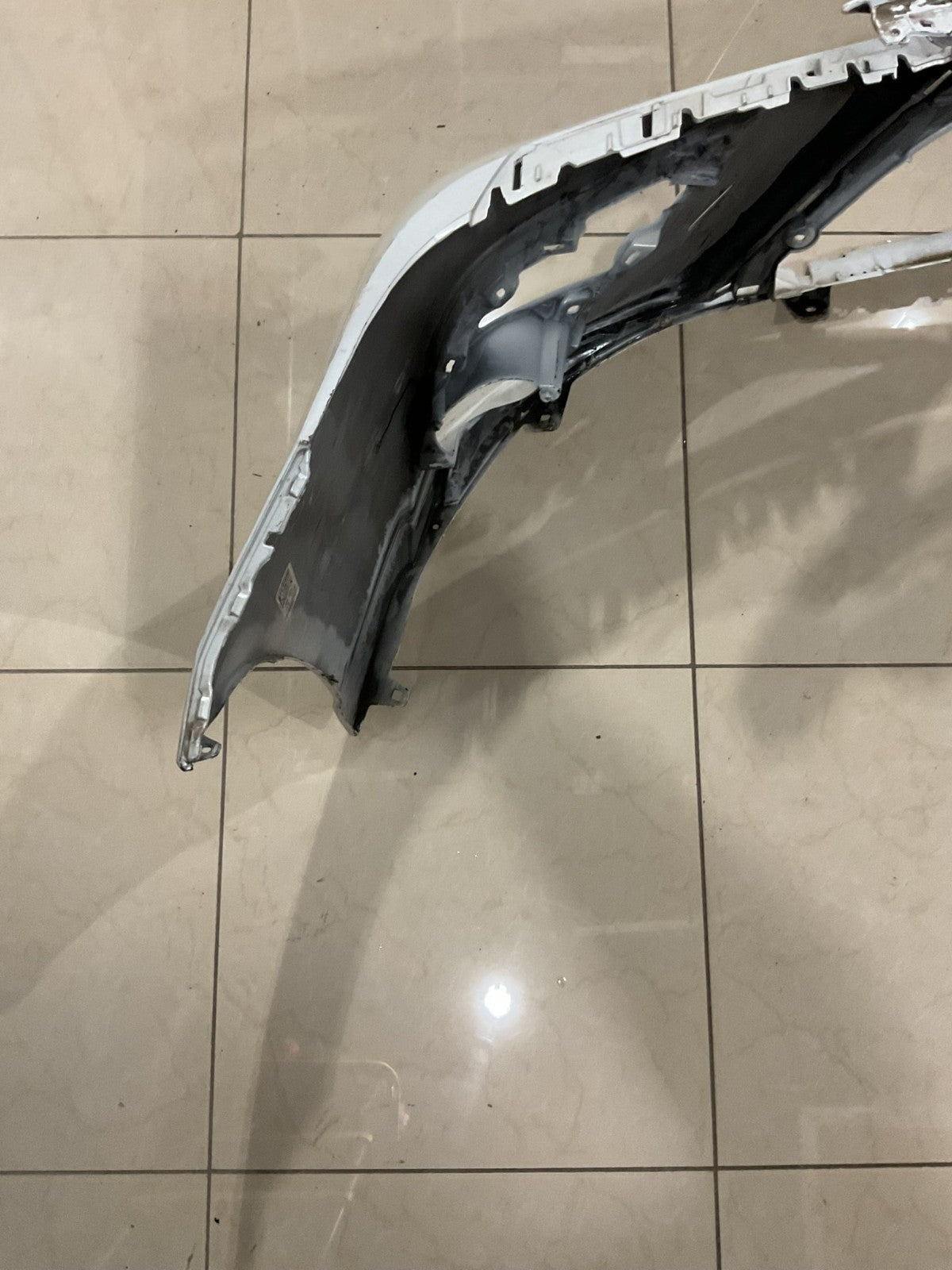 Front Bumper Cover White Toyota Camry SE XSE Hybrid SE 18 2019 52119+06E20 OEM