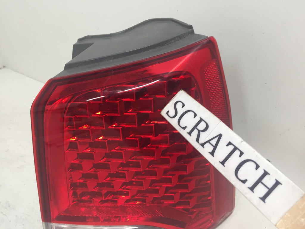 Tail light Damaged Right Passenger RH Kia Sorento 2012-2013 92402-1U000 OEM