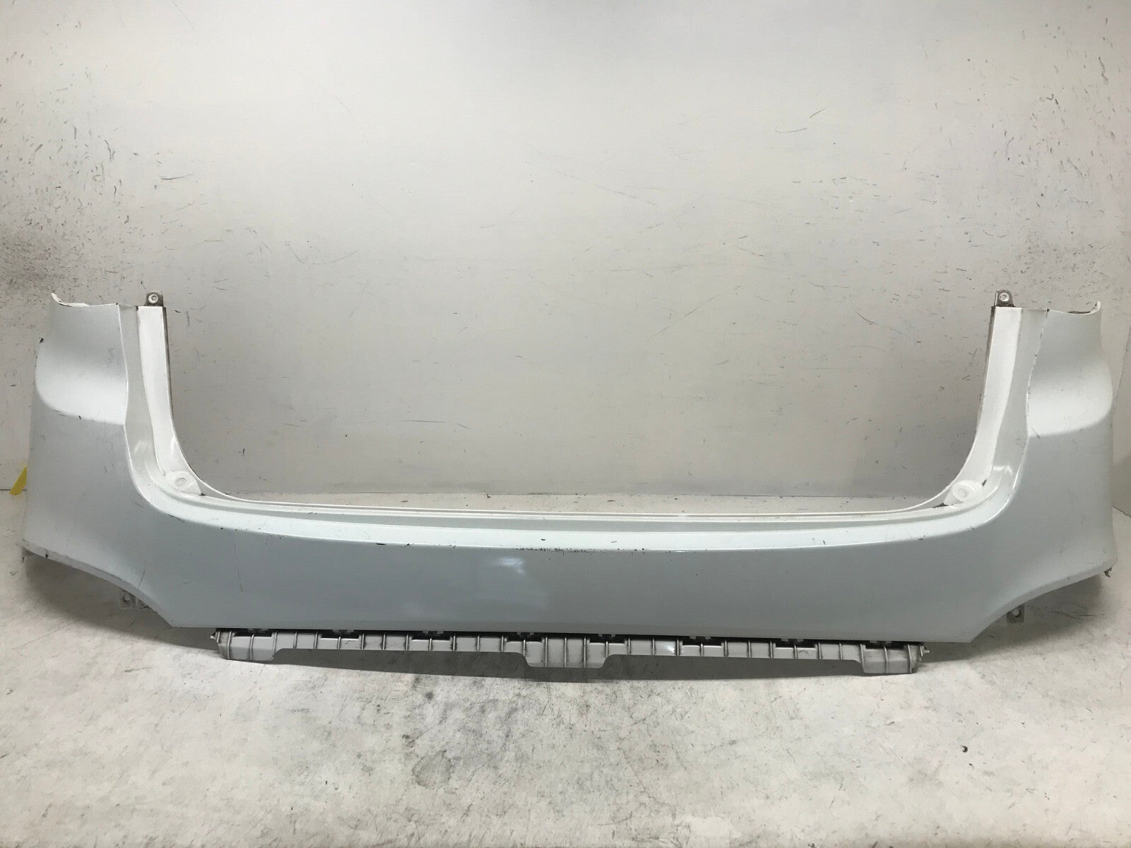 Rear Bumper Cover White Hyundai Tucson GL GLS Limited SE 10-2015 86611-2S000 OEM
