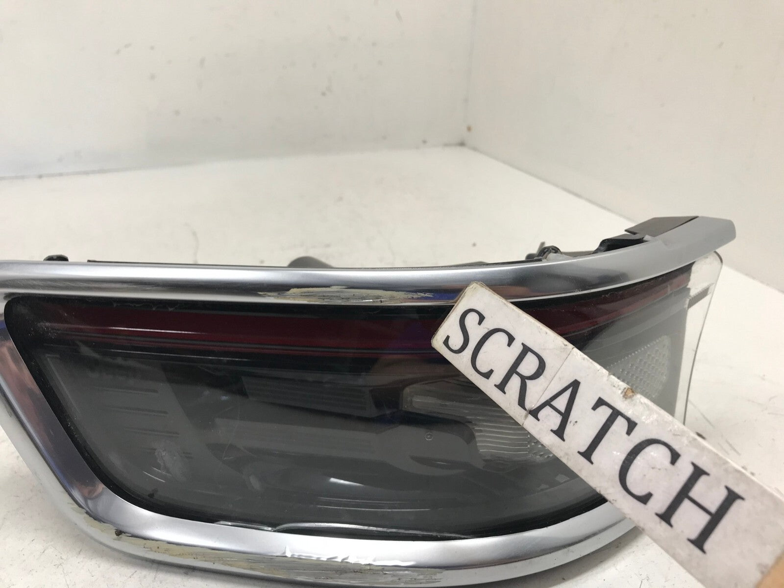 Tail light Damaged Driver LH Left 2022 Jeep Grand Wagoneer 68340919AC OEM