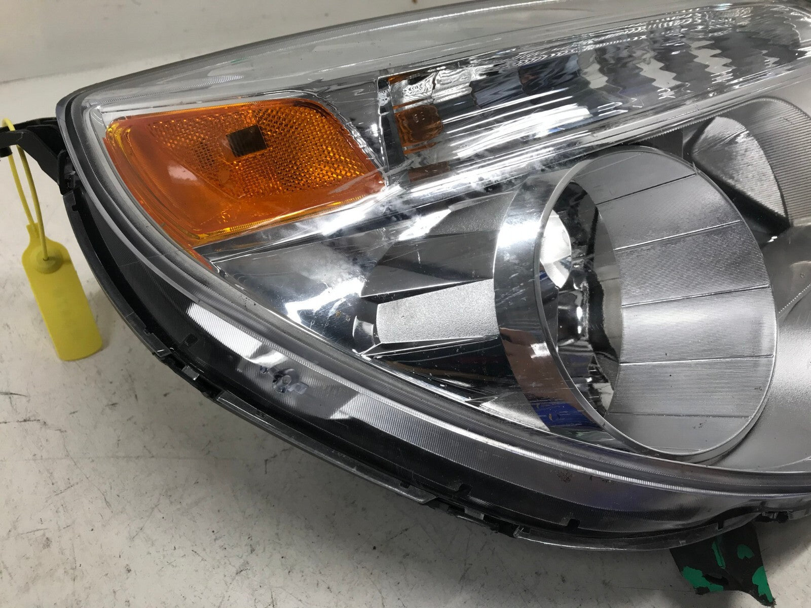 Headlight Damaged Passenger RH Right 10-15 Chevy Equinox LS/LT 20997473 OEM