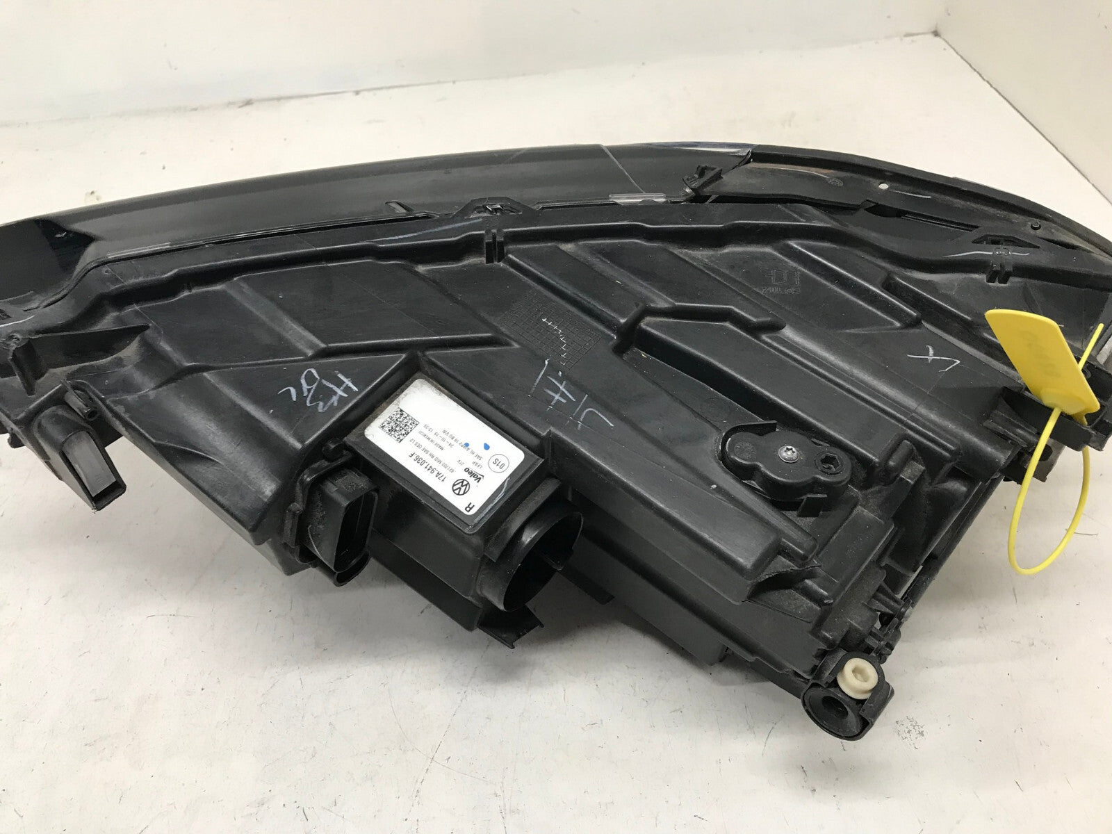 Headlight Damaged RH Volkswagen Jetta (For Parts Only) 2019-2021 17A941036F OEM