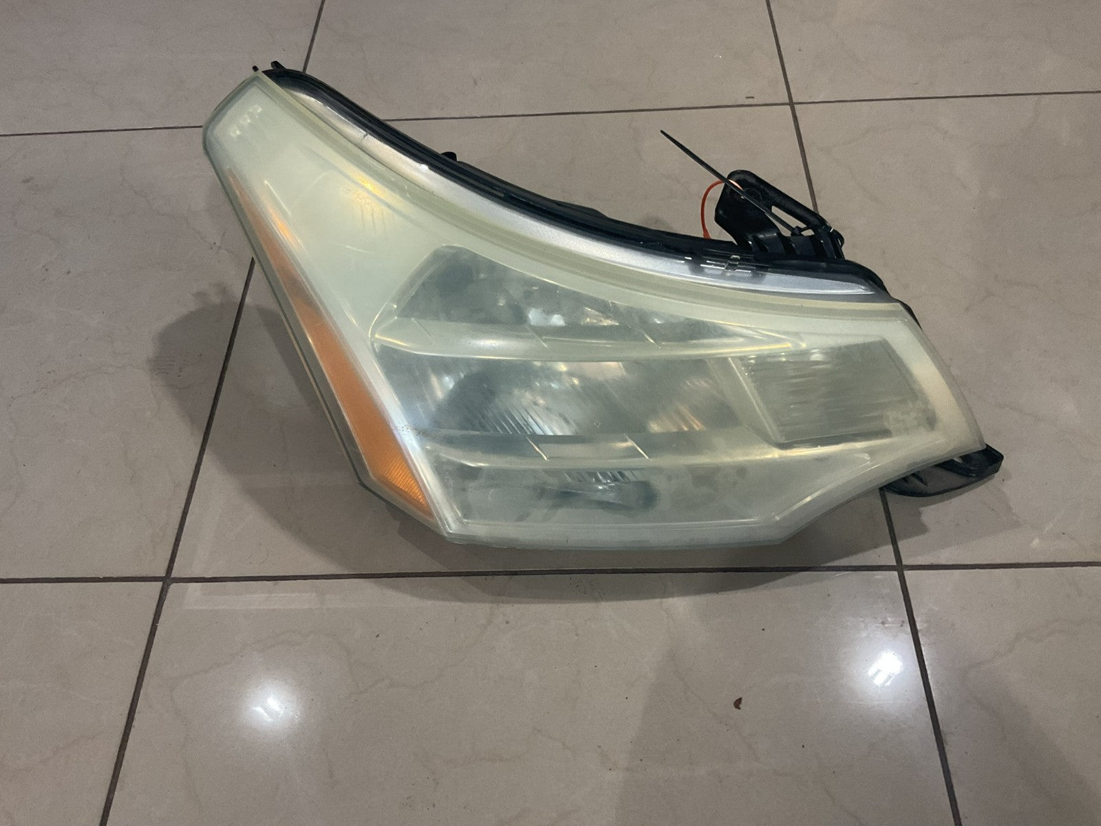 Headlight Right Passenger RH 2008 09 10 2011 Ford Focus S | SE | SES | SEL CAPA