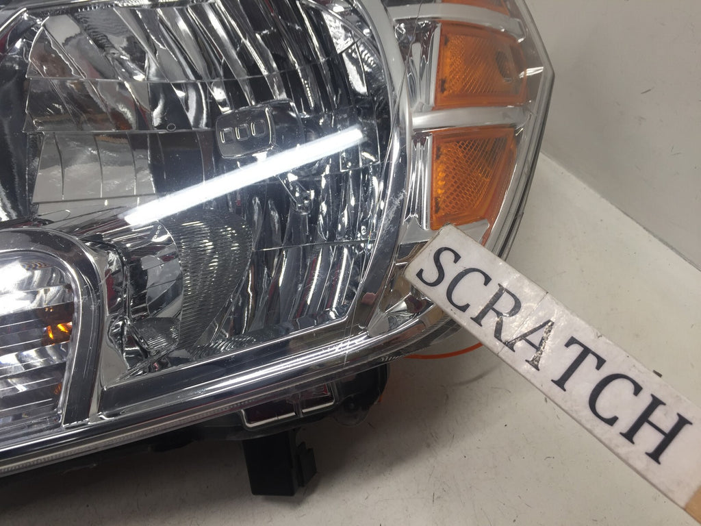 Halogen Headlight Damaged Left Driver LH Nissan Frontier 2009-2019 OEM