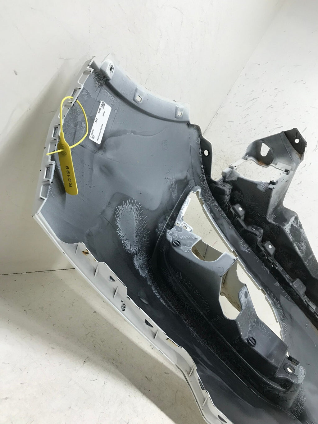 Front Bumper Cover White Honda Pilot LX/EX/EX-L/Elite 16-18 71101-TG7-A000 OEM