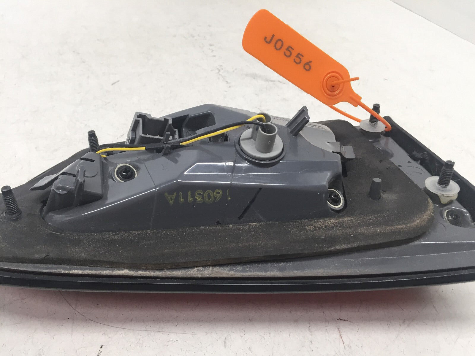 Inner Tail light Damaged Lamp Passenger Jeep Cherokee 14-2018 68102920AC OEM