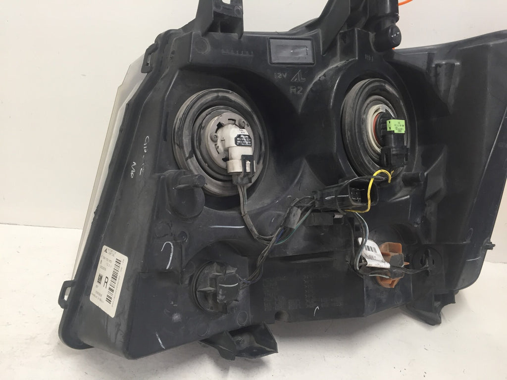 Headlight Damaged Lamp Right RH Chevy Suburban 1500 Avalanche Tahoe 07-14 OEM
