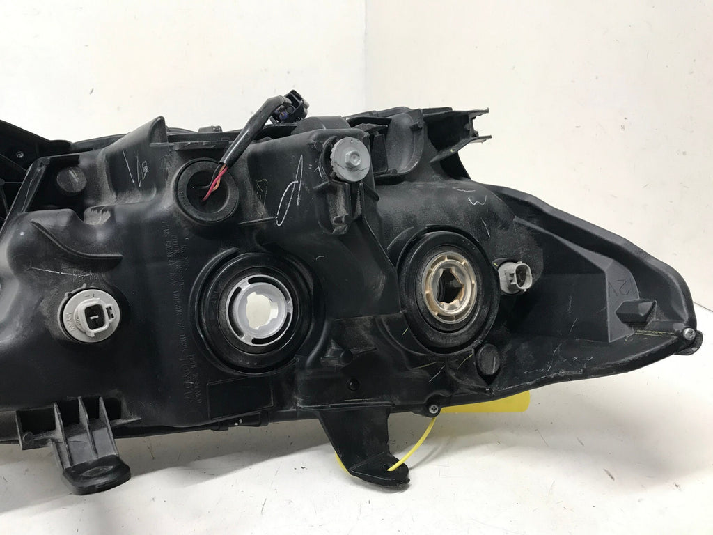 Headlight Damaged Left Driver LH Toyota Tacoma 2016-2021 8115004250 OEM