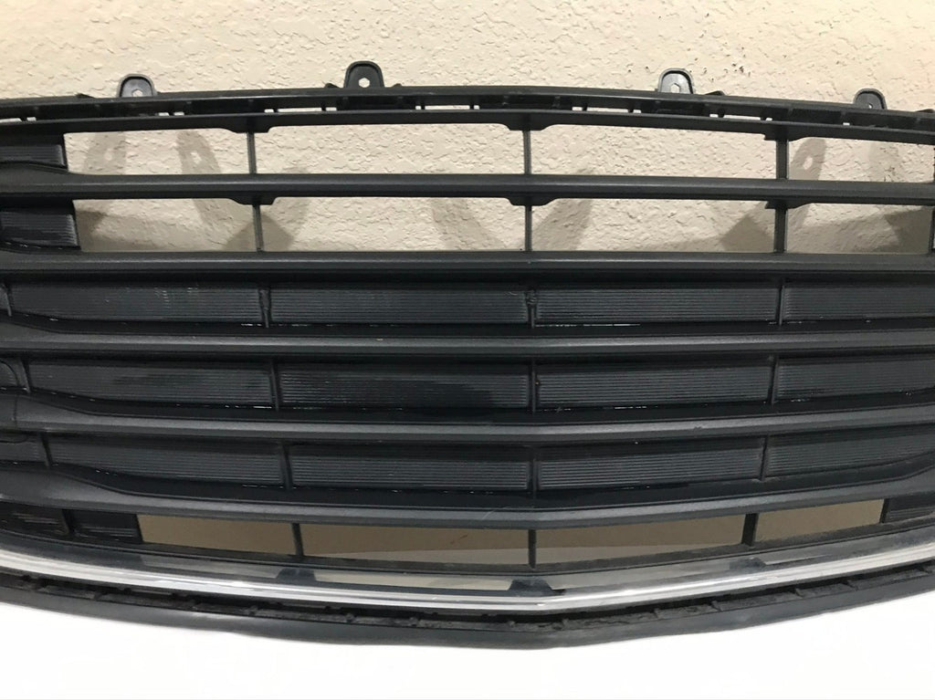Grill Grille Black 2021-2022 Chevrolet Trax 42532972 OEM
