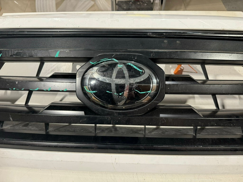 Grill Grille Black/White 2016 2017 2018 2019 2020 Toyota Tacoma 53113-04040 OEM
